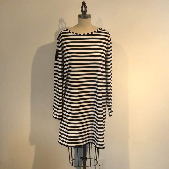 Vineyard Vines Dresses & Skirts - Vineyard vines dark blue striped dress